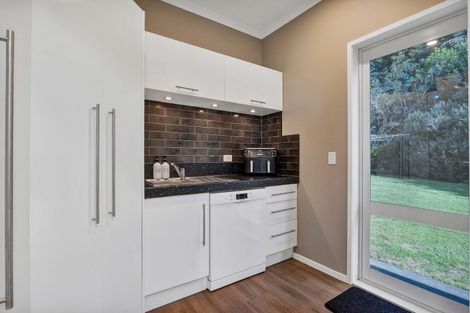 Photo of property in 80 Clearview Road, Lepperton, New Plymouth, 4373