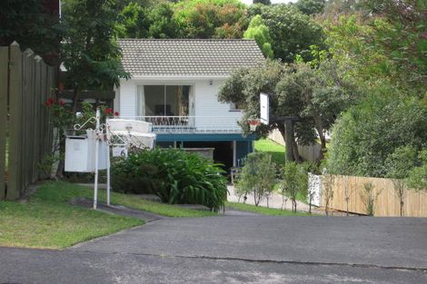 Photo of property in 2/6 Butterworth Drive, Glendene, Auckland, 0602