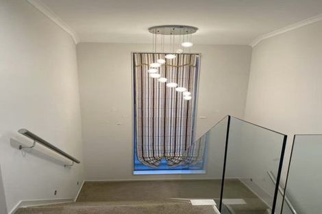 Photo of property in 35 South Kensington Way, Henderson, Auckland, 0612