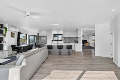 Photo of property in 121 Baverstock Road, Nawton, Hamilton, 3200