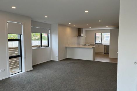 Photo of property in 4/504 Don Buck Road, Massey, Auckland, 0614