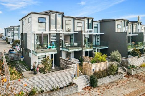 Photo of property in 18 Memorial Park Lane, Hobsonville, Auckland, 0618