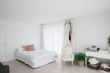 Photo of property in 8 Roundhouse Close, Whitby, Porirua, 5024