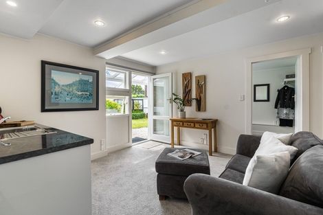 Photo of property in 1a Glen Road, Stanley Point, Auckland, 0624