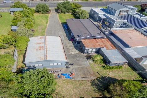Photo of property in 33 Rauparaha Street, Waikanae Beach, Waikanae, 5036