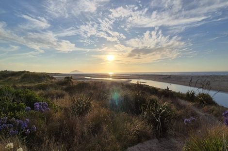 Photo of property in 15 Sarah Street, Waikawa Beach, Manakau, 5573