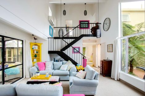 Photo of property in 3 Moana Place, Taradale, Napier, 4112