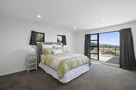 Photo of property in 8 Valley View, Mount Pleasant, Christchurch, 8081