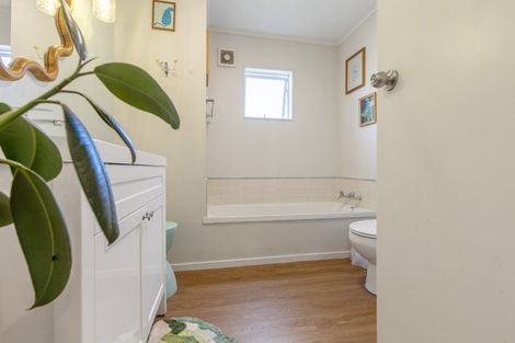 Photo of property in 34 Watts Street, Waipawa, 4210