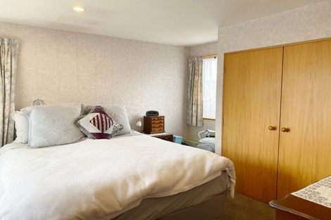 Photo of property in 32 Bowen Street, Upper Riccarton, Christchurch, 8041