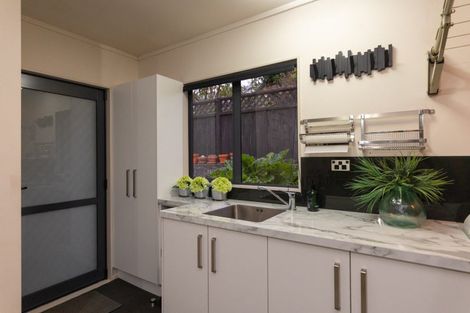Photo of property in 86a Pahiatua Street, Hokowhitu, Palmerston North, 4410