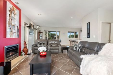 Photo of property in Point Ridge, 130 Gills Road, Albany Heights, Auckland, 0632
