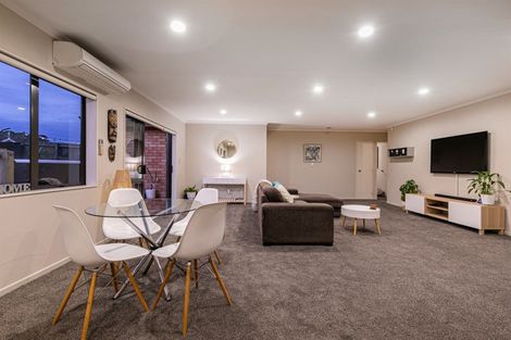 Photo of property in 22 Bradnor Meadows Drive, Swanson, Auckland, 0612