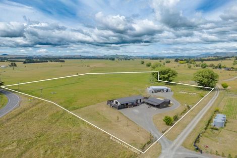 Photo of property in 1 Elm Place, Waipukurau, 4284
