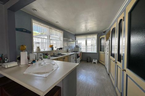 Photo of property in 22 Stokes Valley Road, Stokes Valley, Lower Hutt, 5019