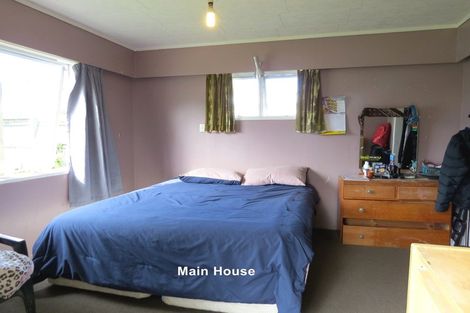 Photo of property in 22 Watt Street, Coromandel, 3506