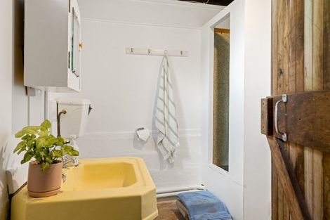 Photo of property in 25 Matheson Bay Road, Leigh, 0985