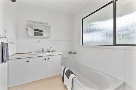 Photo of property in 7 Kaitake Place, Oakura, 4314