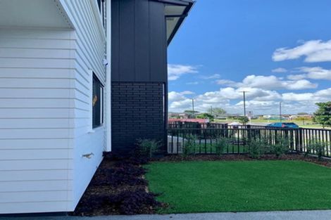 Photo of property in 18 Te Napi Drive, Takanini, 2112