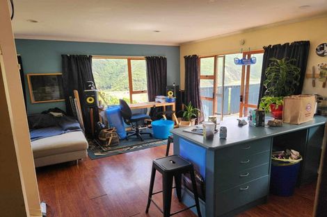 Photo of property in 292a Mitchell Street, Brooklyn, Wellington, 6021