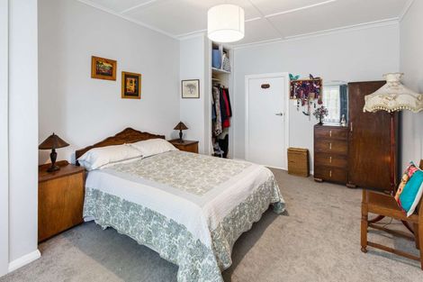 Photo of property in 35 Grey Street, College Estate, Whanganui, 4500