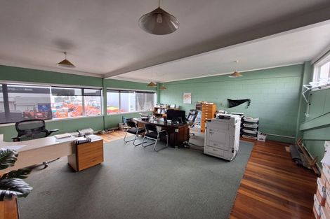 Photo of property in 305 Devon Street West, New Plymouth, 4310