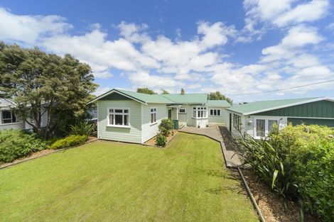 Photo of property in 44 Sherwill Street, Feilding, 4702
