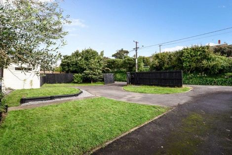 Photo of property in 84 Newcastle Road, Dinsdale, Hamilton, 3204