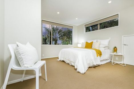 Photo of property in 14 English Oak Drive, Schnapper Rock, Auckland, 0632