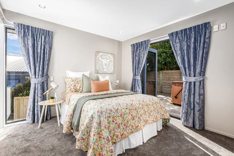 Photo of property in 6 Seascape View, Paremata, Porirua, 5024