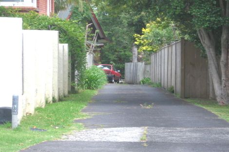 Photo of property in 1/16 James Evans Drive, Northcote, Auckland, 0627