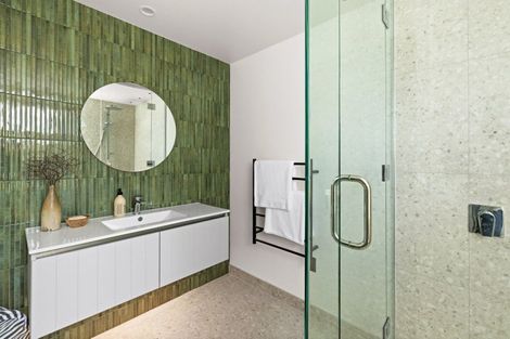 Photo of property in 27 Napier Terrace, Hospital Hill, Napier, 4110