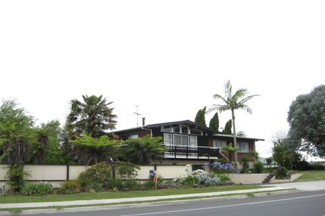 Photo of property in 194 Queen Street, Pukekohe, 2120