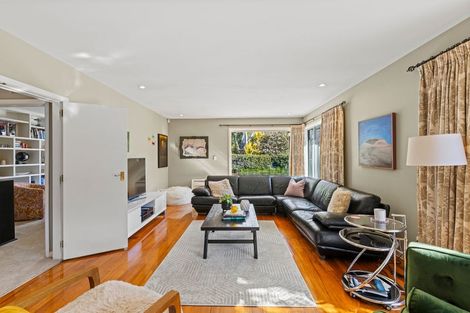 Photo of property in 21 Garreg Road, Fendalton, Christchurch, 8052