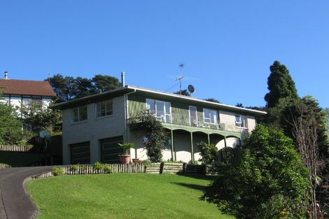 Photo of property in 15 Longfellow Parade, Glen Eden, Auckland, 0604