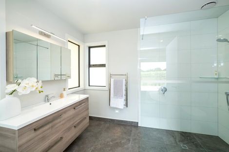 Photo of property in 6b James Kidd Place, Greytown, 5712