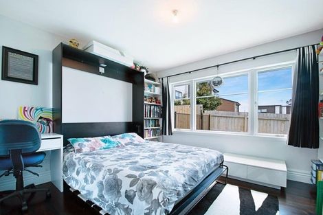 Photo of property in 3 Shamrock Lane, Te Atatu Peninsula, Auckland, 0610