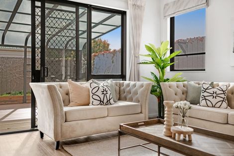 Photo of property in 74a Walworth Avenue, Pakuranga Heights, Auckland, 2010