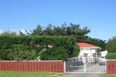 Photo of property in 36 Te Kupe Road, Paraparaumu Beach, Paraparaumu, 5032