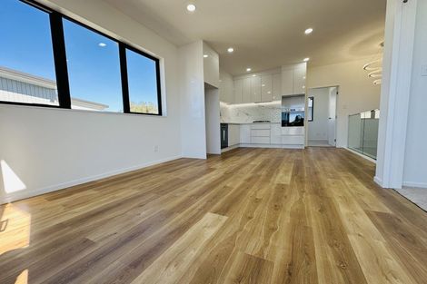 Photo of property in 1a Edward Avenue, Orewa, 0931