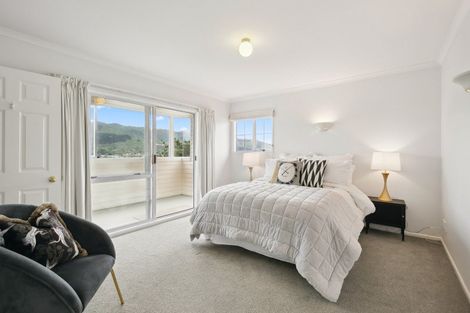 Photo of property in 116 Woodman Drive, Tawa, Wellington, 5028