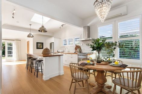 Photo of property in 17 Martin Avenue, Beckenham, Christchurch, 8023