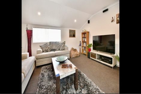 Photo of property in 780 East Coast Road, Oteha, Auckland, 0630