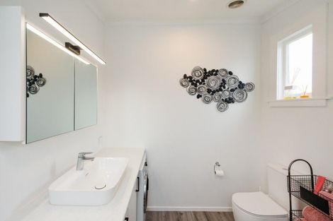 Photo of property in 70 Milson Line, Milson, Palmerston North, 4414