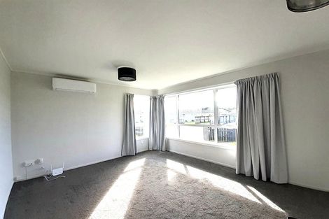 Photo of property in 15 Kemble Close, Mangere, Auckland, 2022