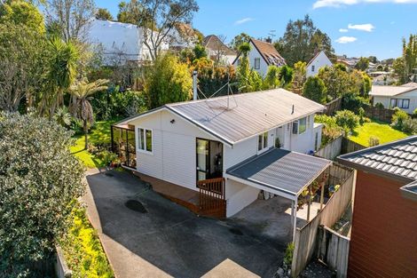 Photo of property in 1/11a Agincourt Street, Glenfield, Auckland, 0629