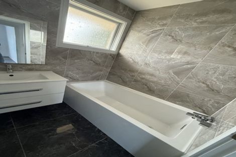 Photo of property in 7/85 Edmonton Road, Henderson, Auckland, 0612