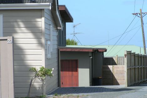 Photo of property in 1/23a Gladstone Road, Northcote, Auckland, 0627