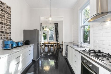 Photo of property in 12 Orchard Street, Wadestown, Wellington, 6012