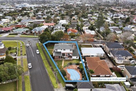 Photo of property in 5 Humphrey Kemp Avenue, Henderson, Auckland, 0612